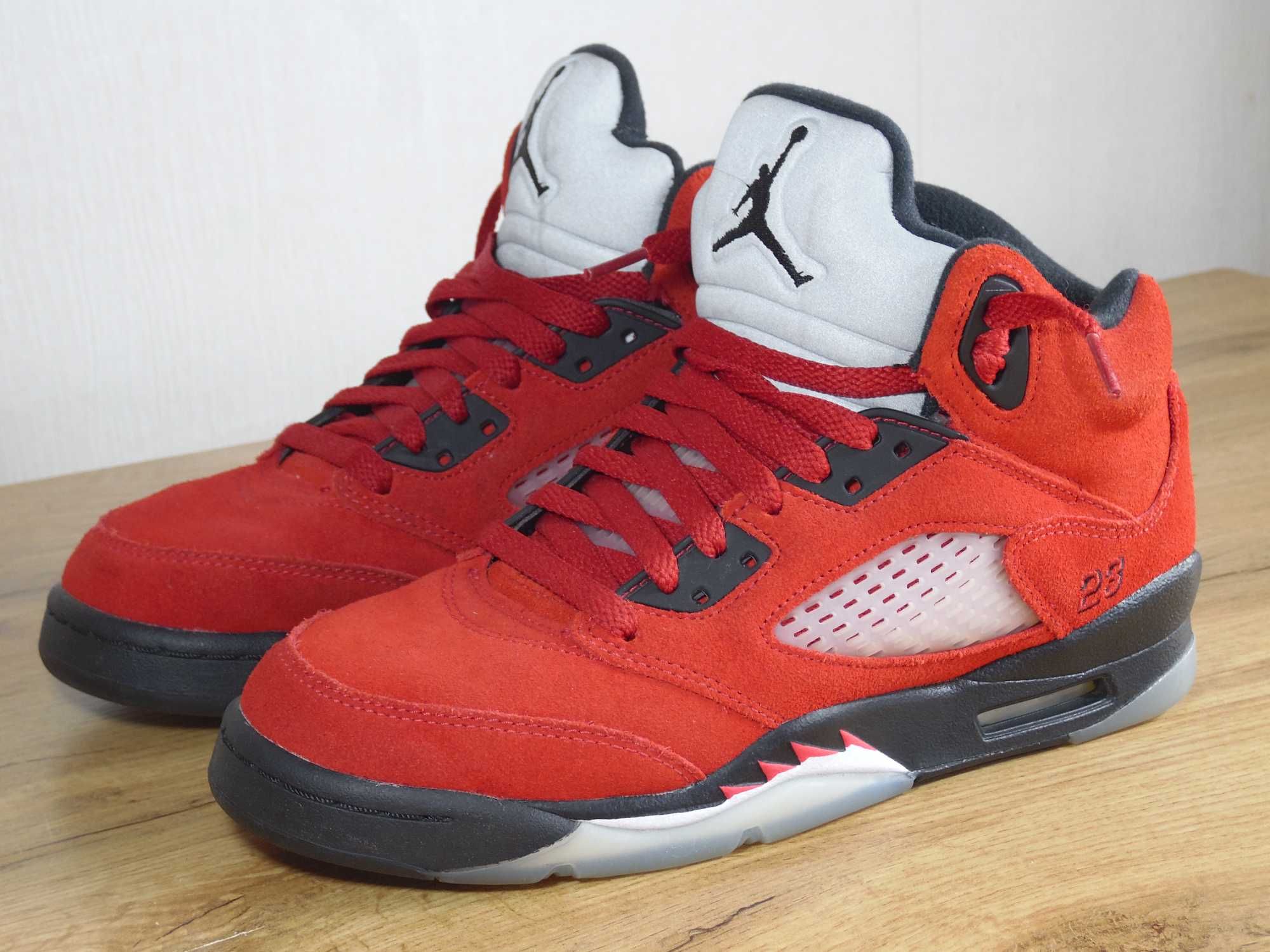 Air Jordan 5 Retro 'Raging Bull' - 38 номер Оригинални!