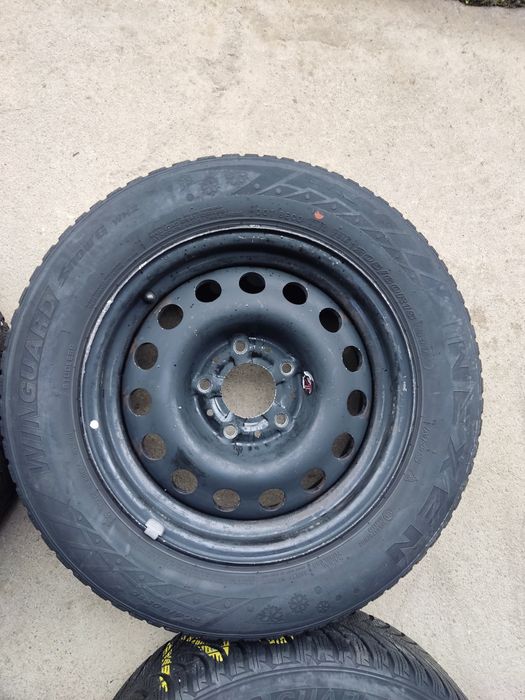 205/60/15 Зимни Nexen с алуминиеви джанти БМВ е39