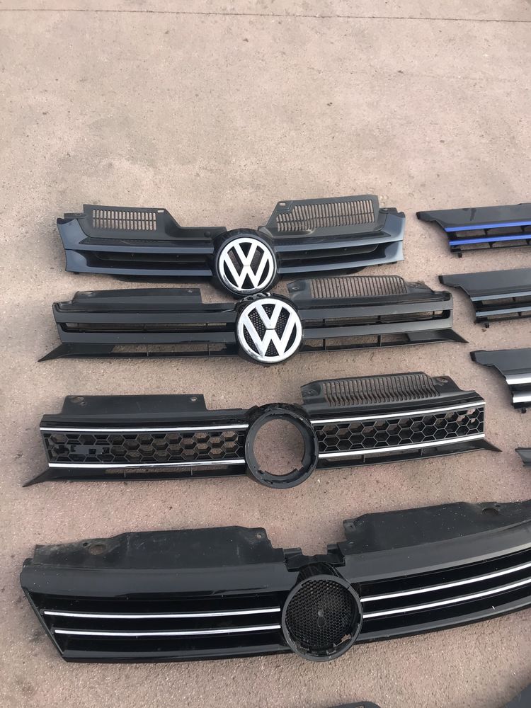 Grile radiator Grile bara fata cu emblema VW