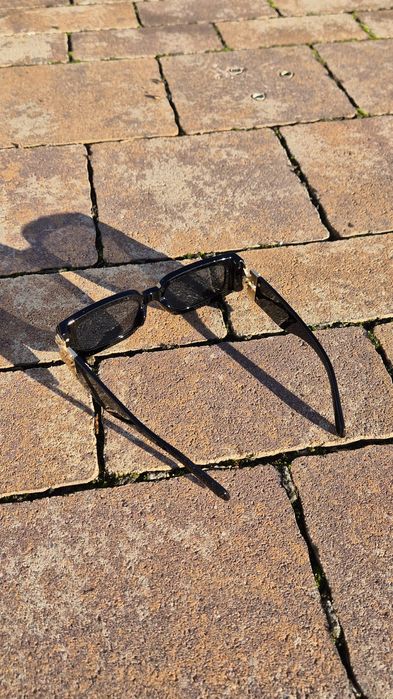 Ochelari de soare Off White negri cu auriu