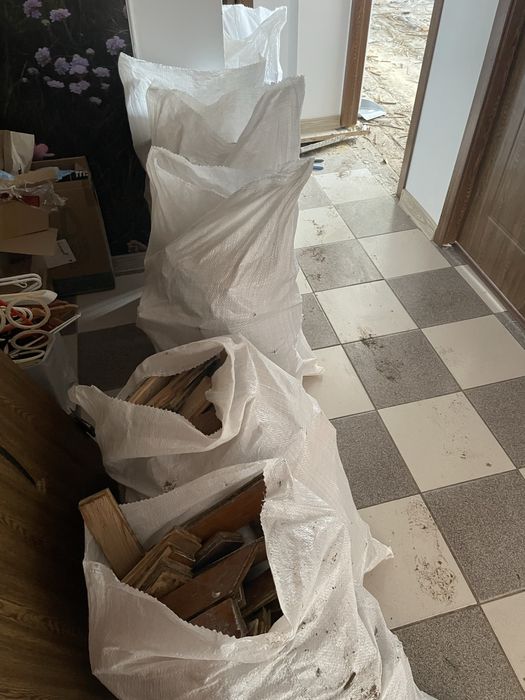 Lemne de foc provenit din parchet