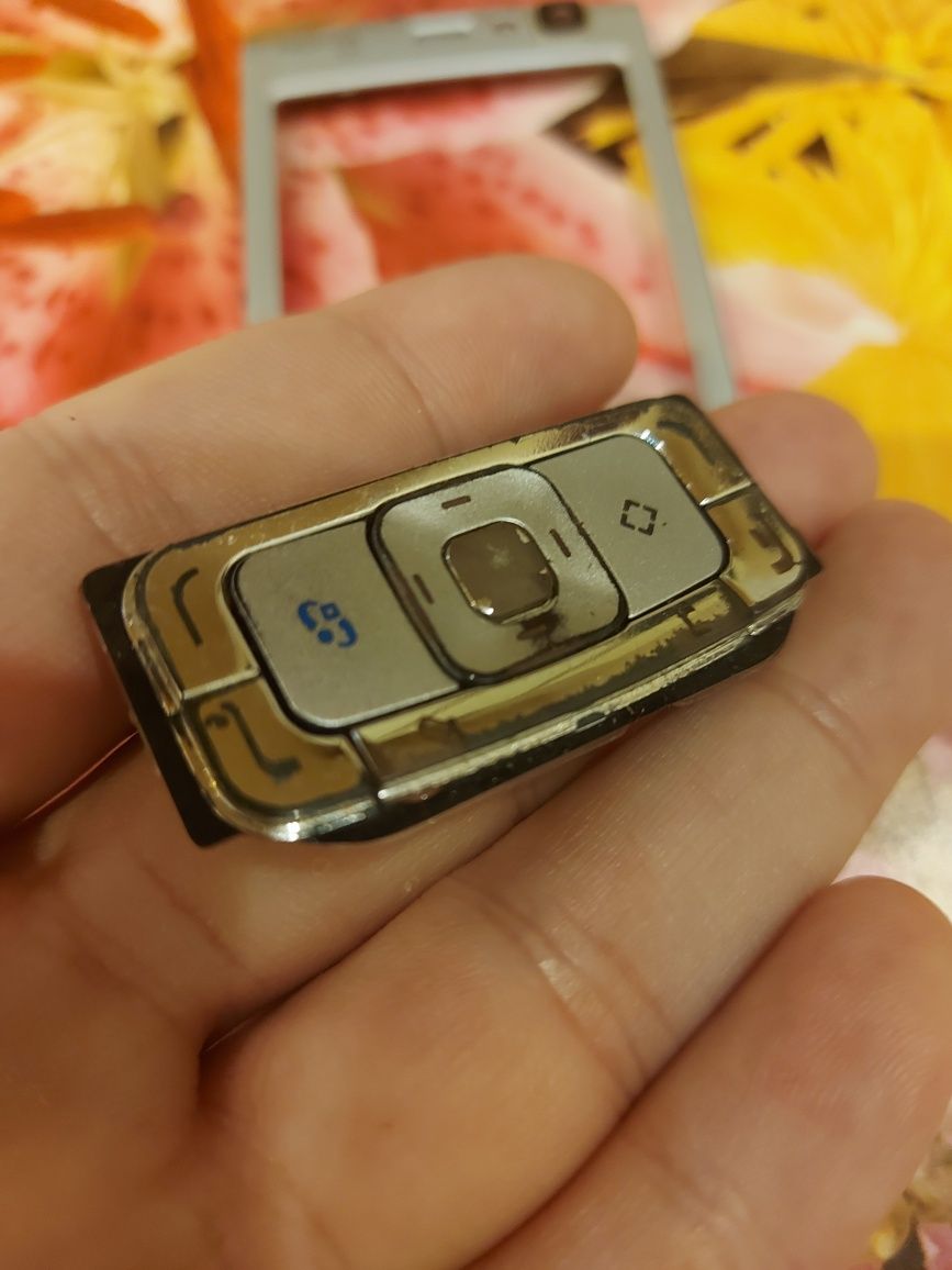 Bumper NOU fata-spate cu diamante si fata cu butoane pt Nokia N95