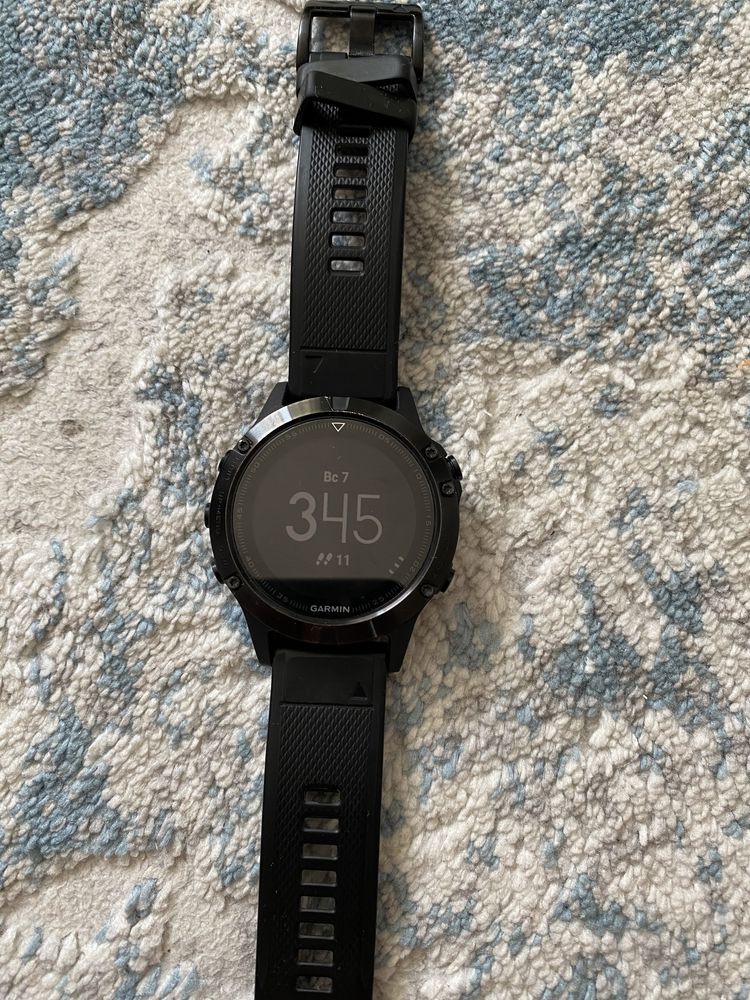 Часы Garmin fenix 5 в отличном состоянии