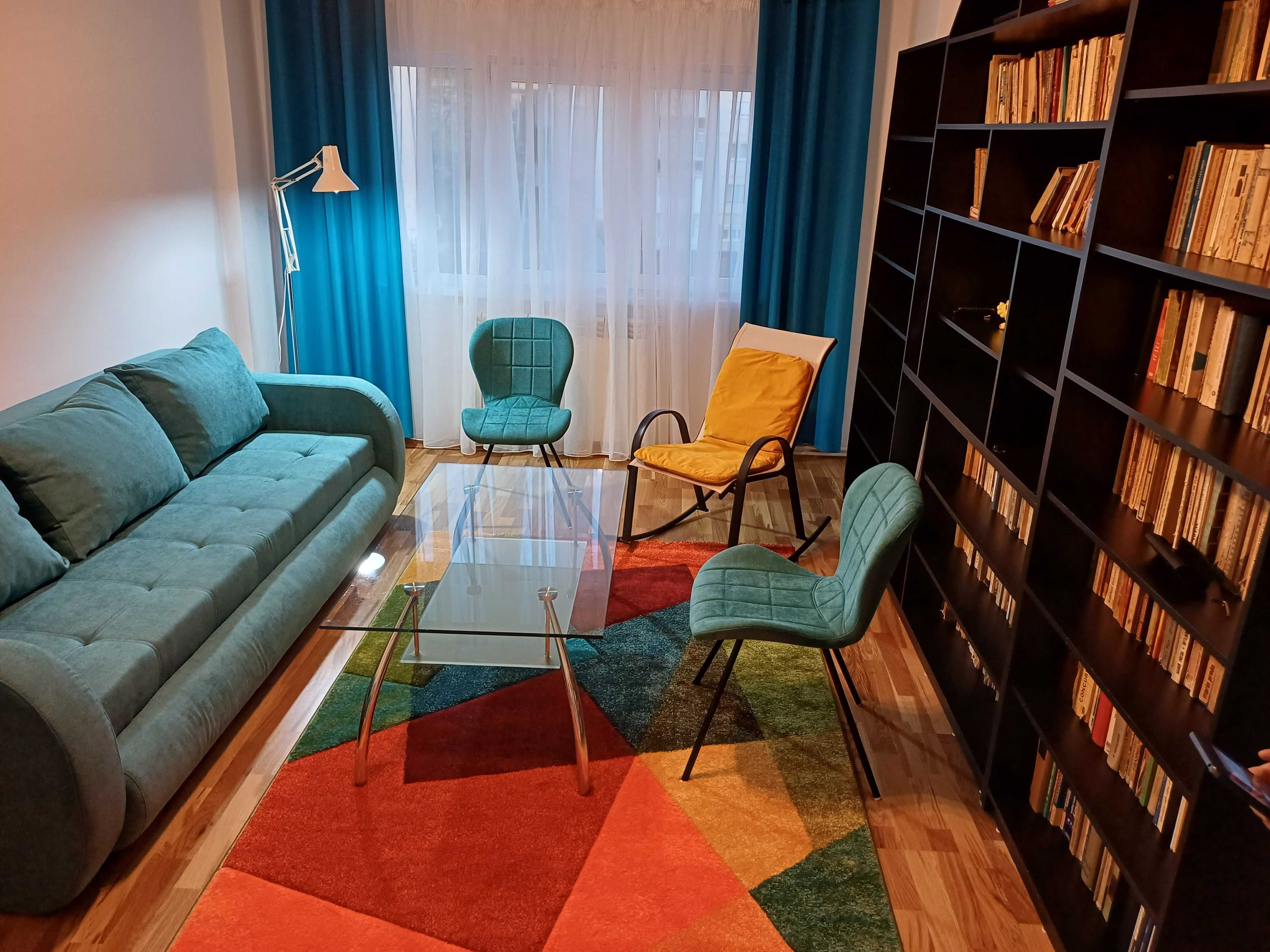 Proprietar , inchiriez apartament 3 camere ,zona liceul sportiv .