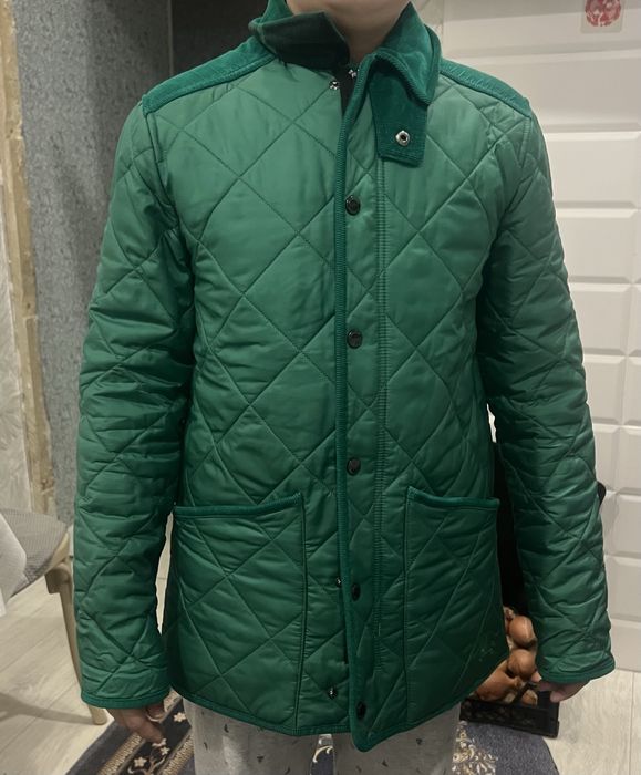 Продам демисезонную детскую куртку в отличном состоянии