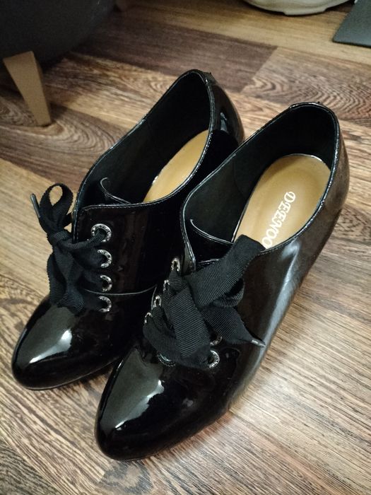 Женские стильные туфли