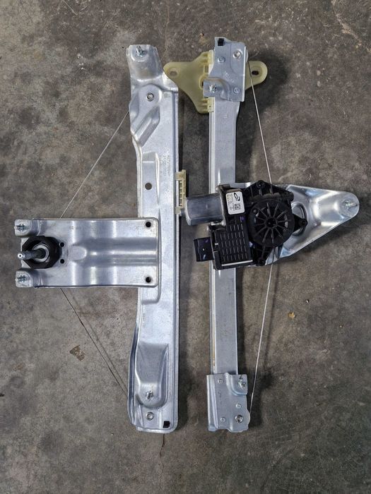 Vand oglinda,geam,maner int, ext, macara usa, stanga Dacia Duster 2021