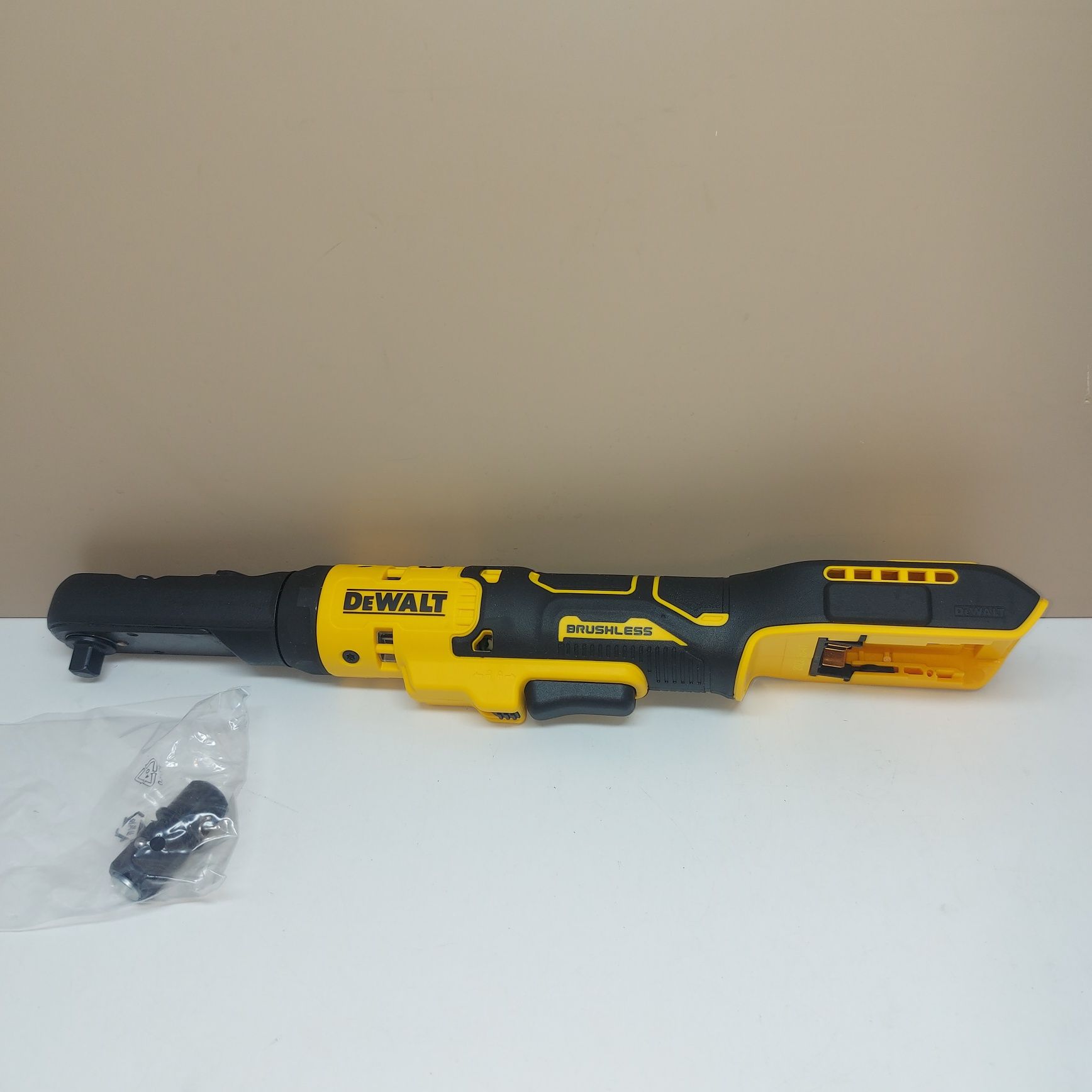 Акумулаторна тресчотка DEWALT DCF510N 18V 3/8 + 1/2