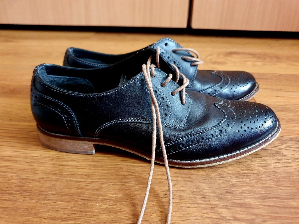 Pantofi tip Oxford