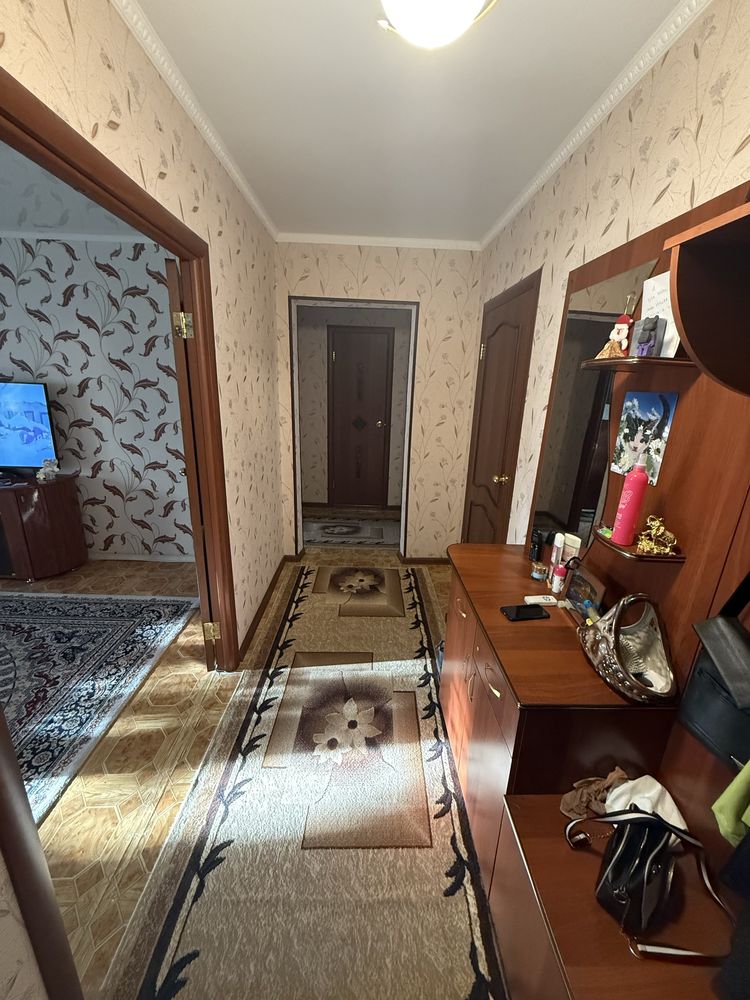 Продам 3-ех комн квартиру в 9-м мкр
