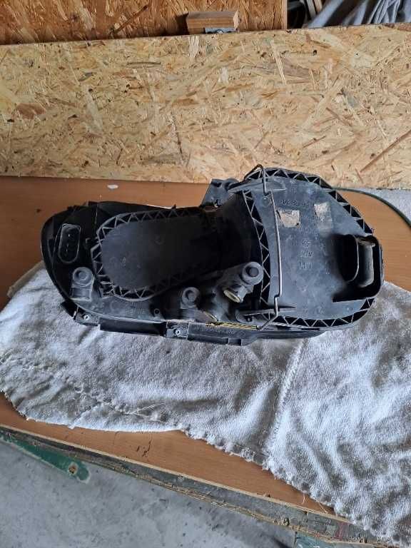 Far stanga VW Touran an 2003-2006 original