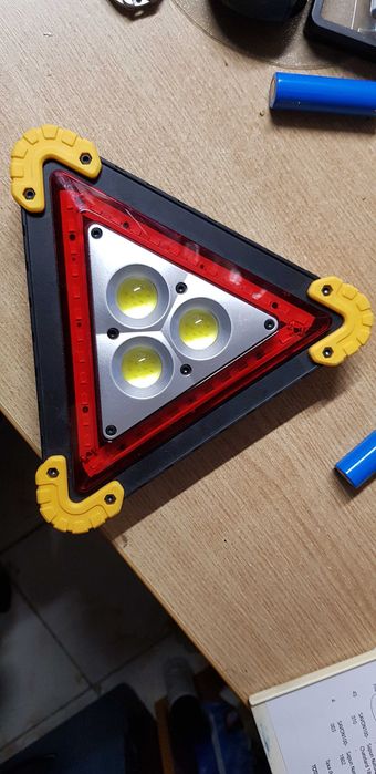 Lanterna LED Multifunctionala Semnalizare Avarie Urgenta incarcare USB