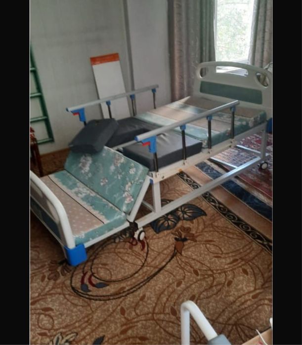 Медицинский кровать с матрасом