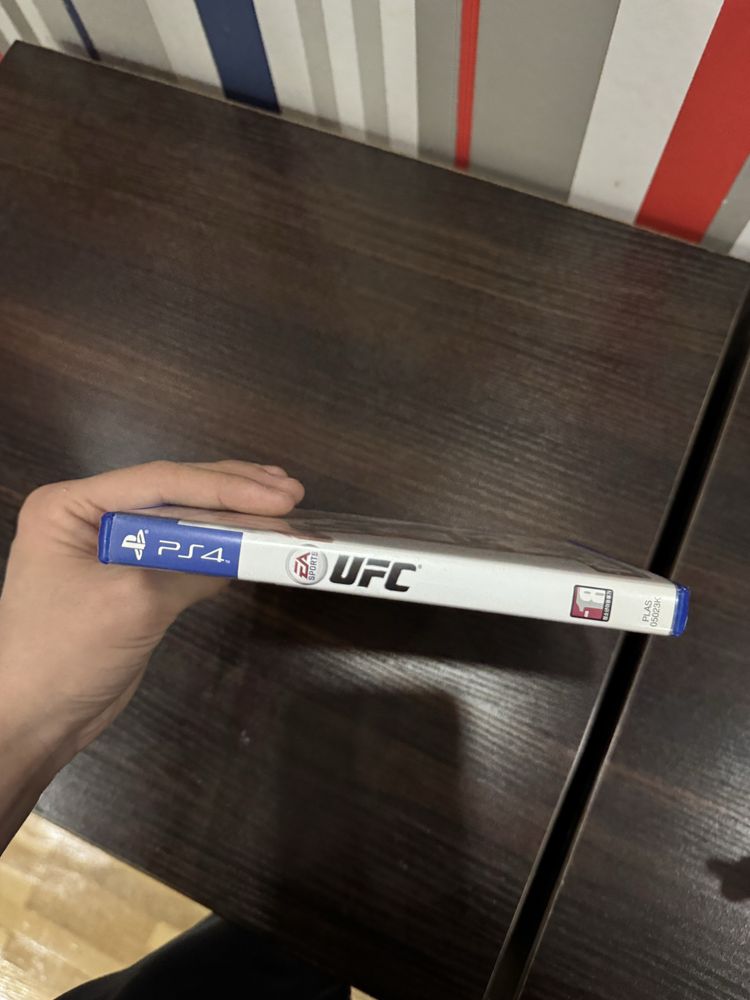 Продается! Диск на ПС4 UFC.