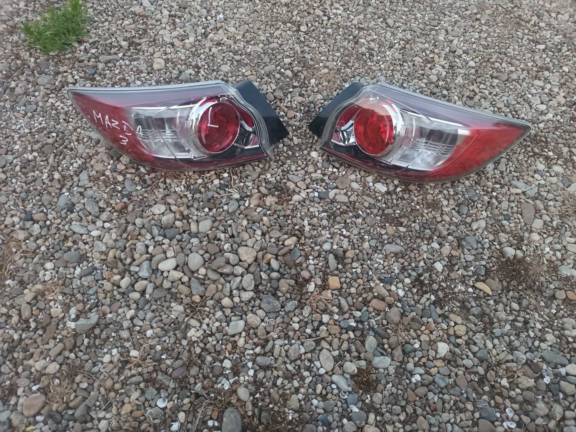 ляв и десен външен стоп за мазда 3 08 - 14 MAZDA 3