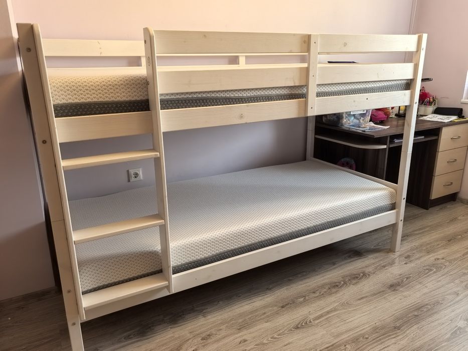 Двуетажно легло 200/90