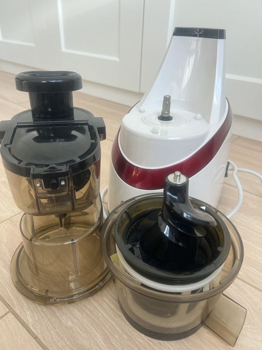 Storcator fructe cu melc