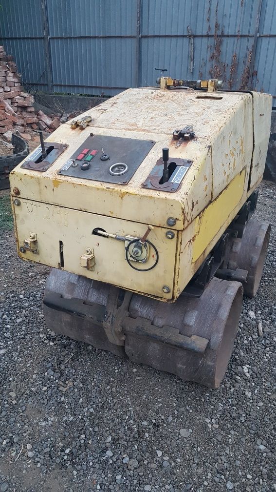 Compactor picior de oaie de închiriat