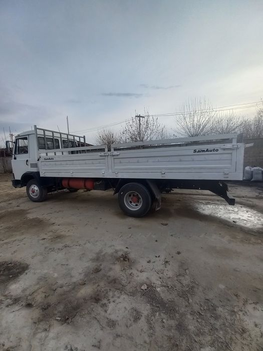 Isuzi otayul yuk moshina