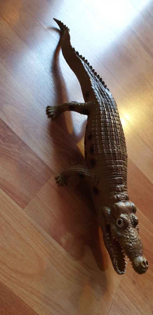 Figurina crocodil, 41 cm lungime