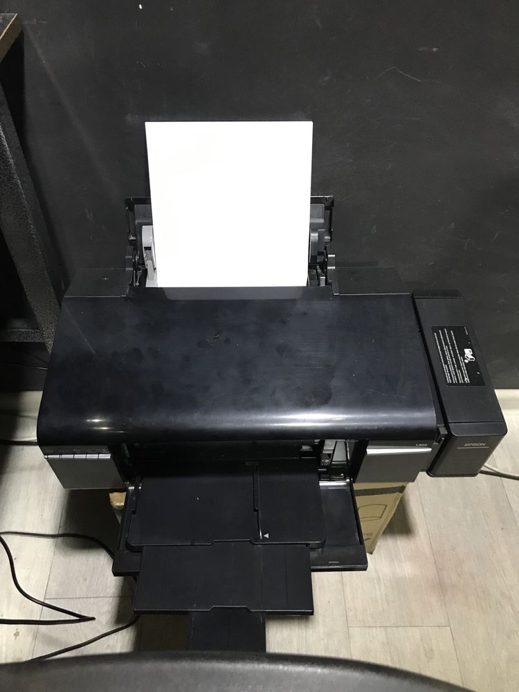 epson l805 oldingi orginalidan