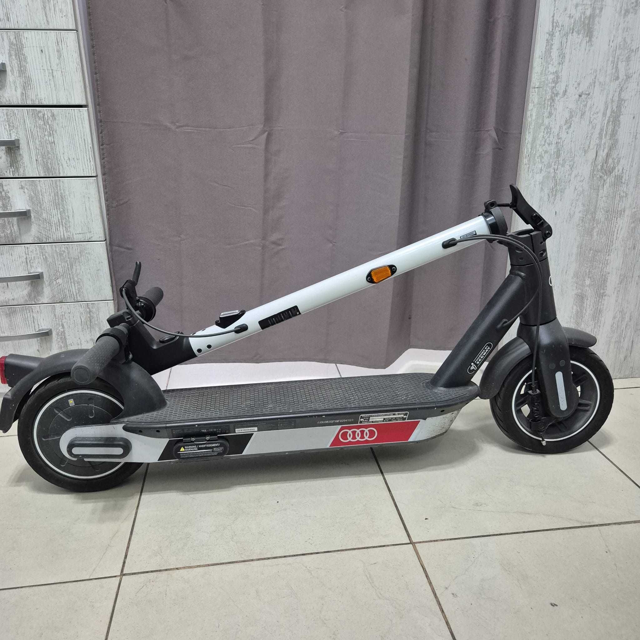 Trotineta Audi Electric Kick - Powered by Segway Zeus Amanet 30300