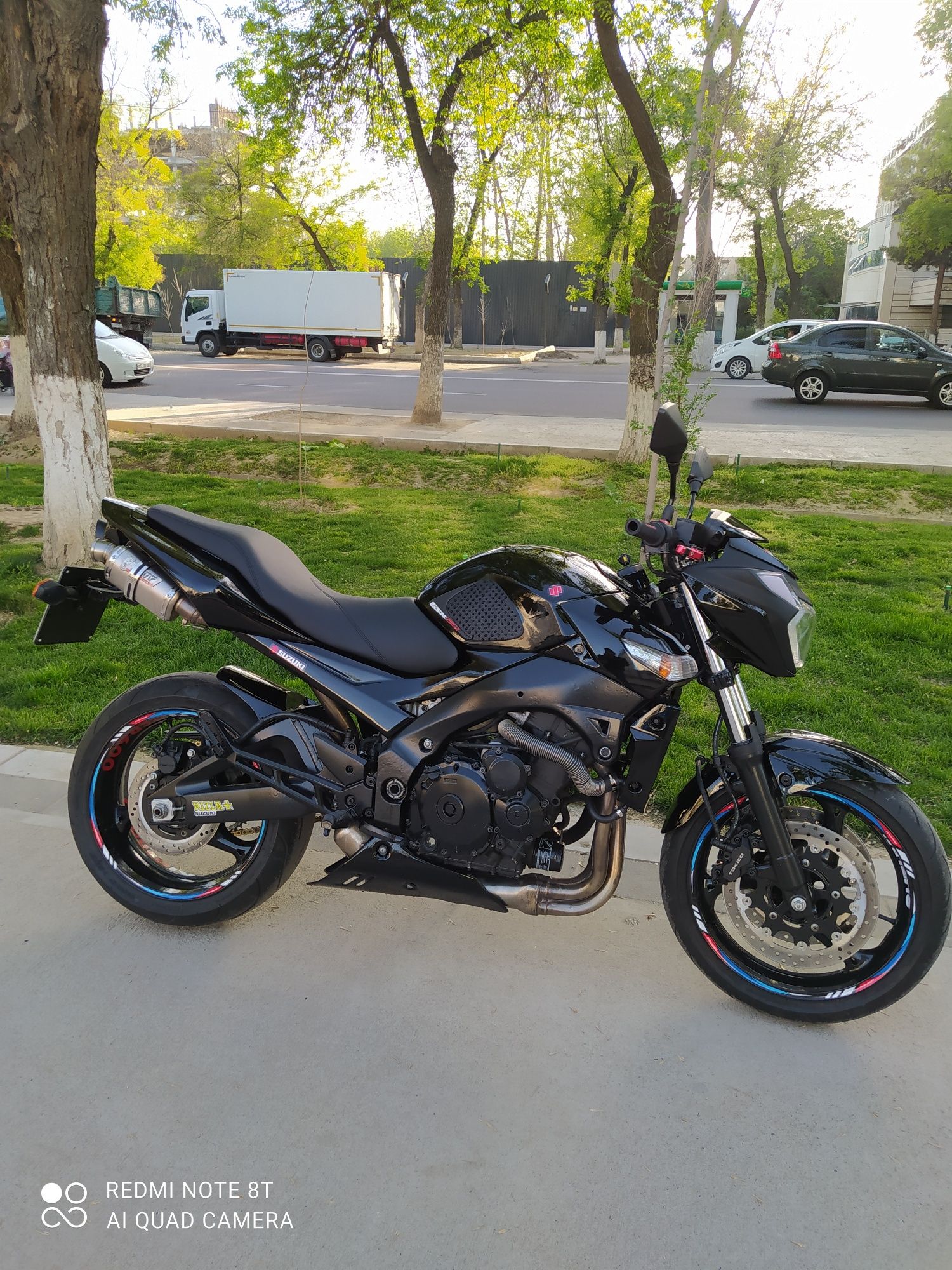 Продам SUZUKIi GSR-600