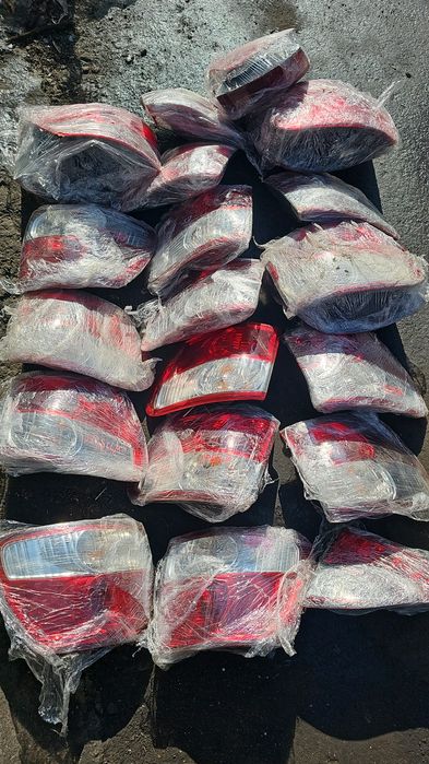 Задние фонари на Toyota Ipsum