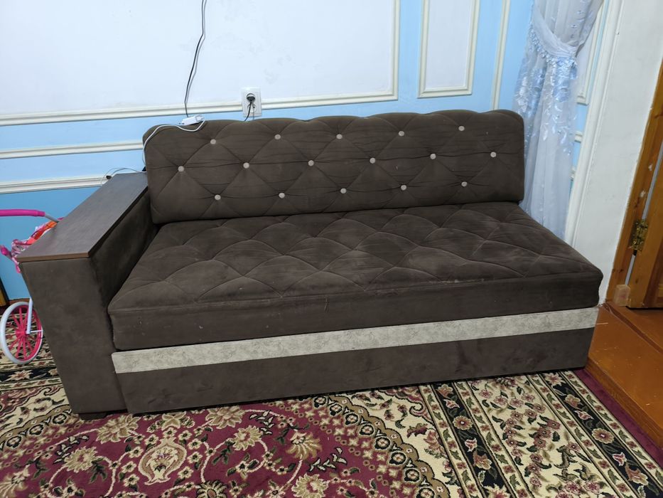 Divan chiroyli zor