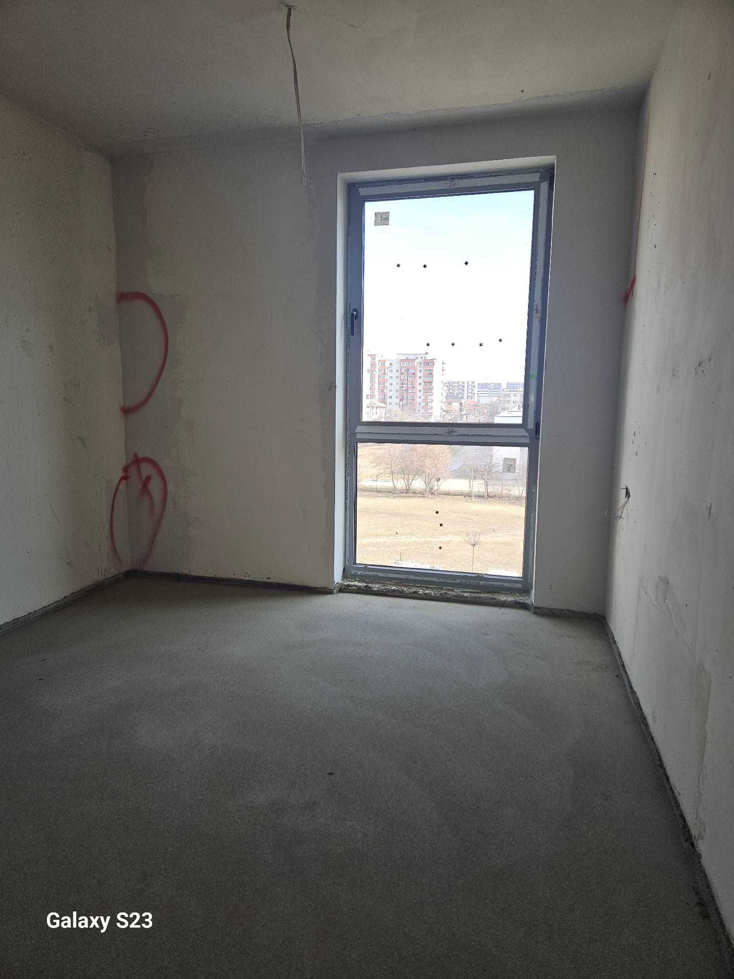 Vand apartament doua camere+balcon+parcare Marasti str.Tarnavelor