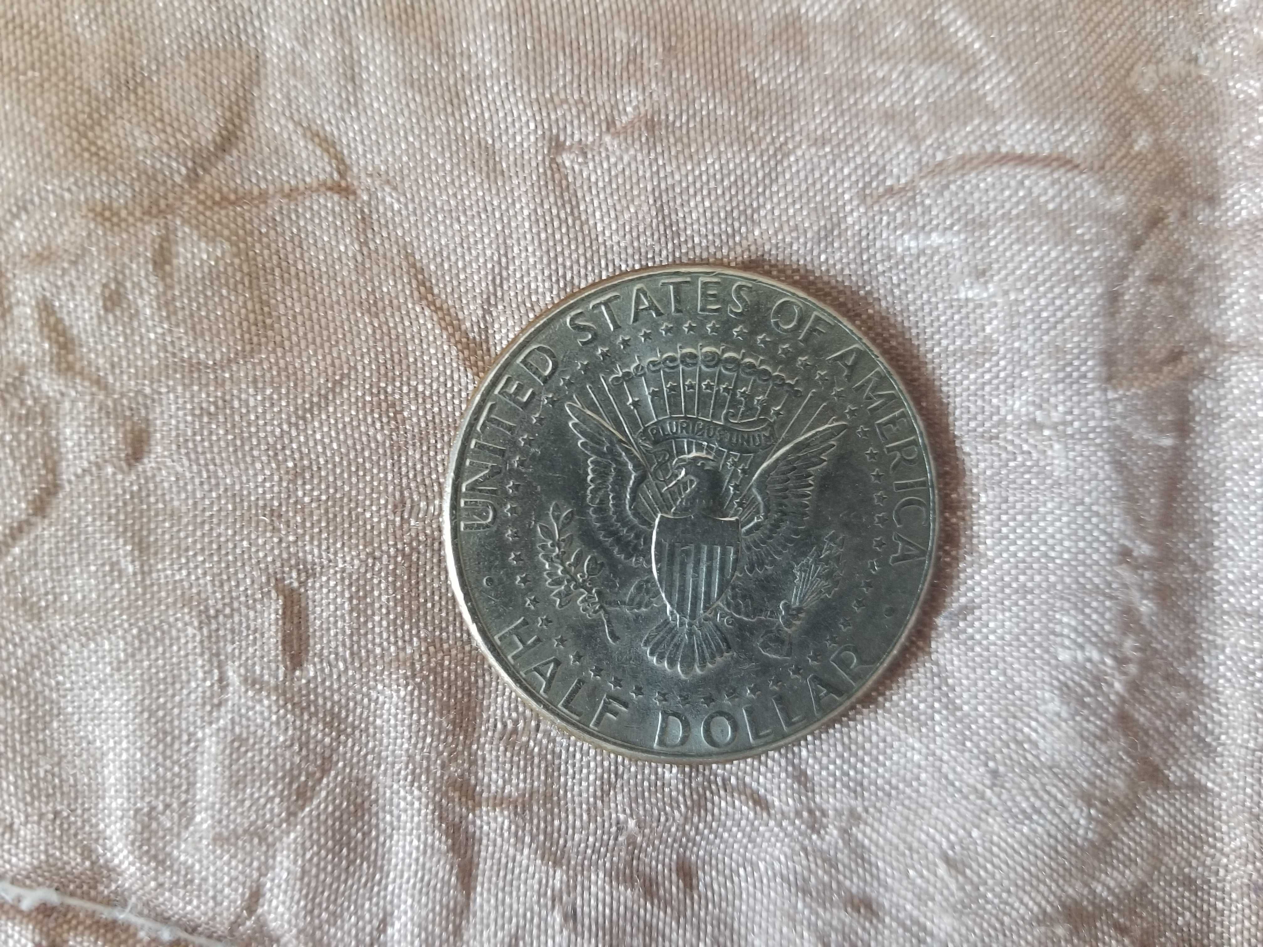 Монета 1999-P Philadelphia Kennedy Half Dollar
