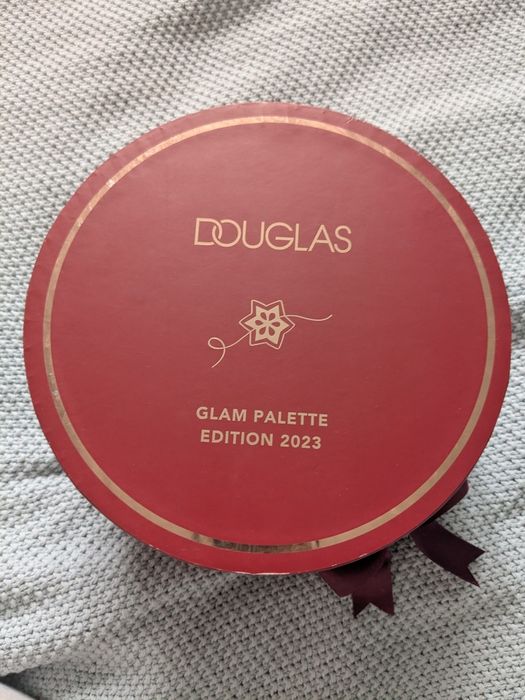 Нова палитра Douglas