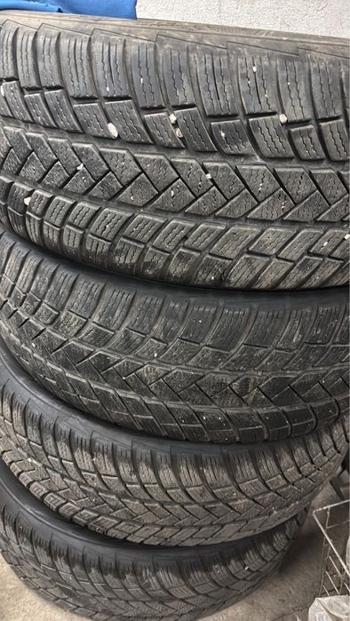 Vredestein 235/55/19 dot 20