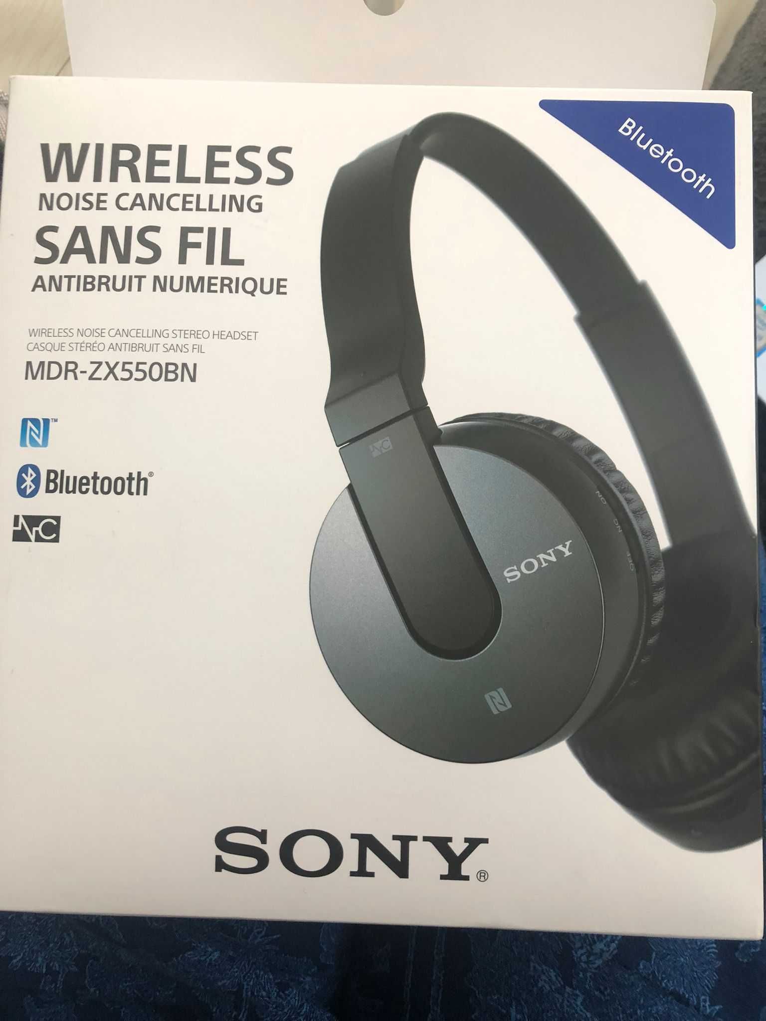 Casti wireless noise cancelling Sony