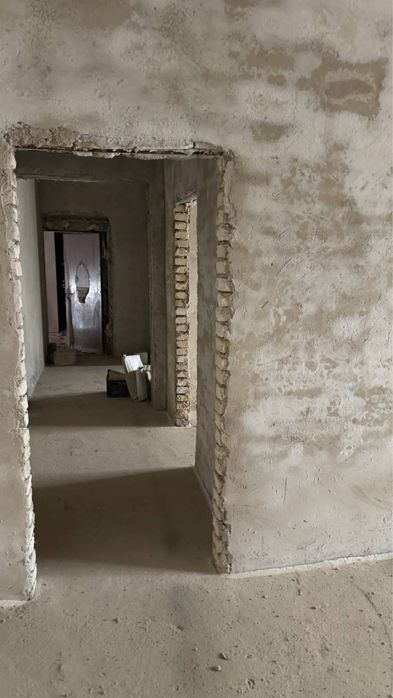 Yangi ġishtli domdan 2 xonali kvartira sotiladi