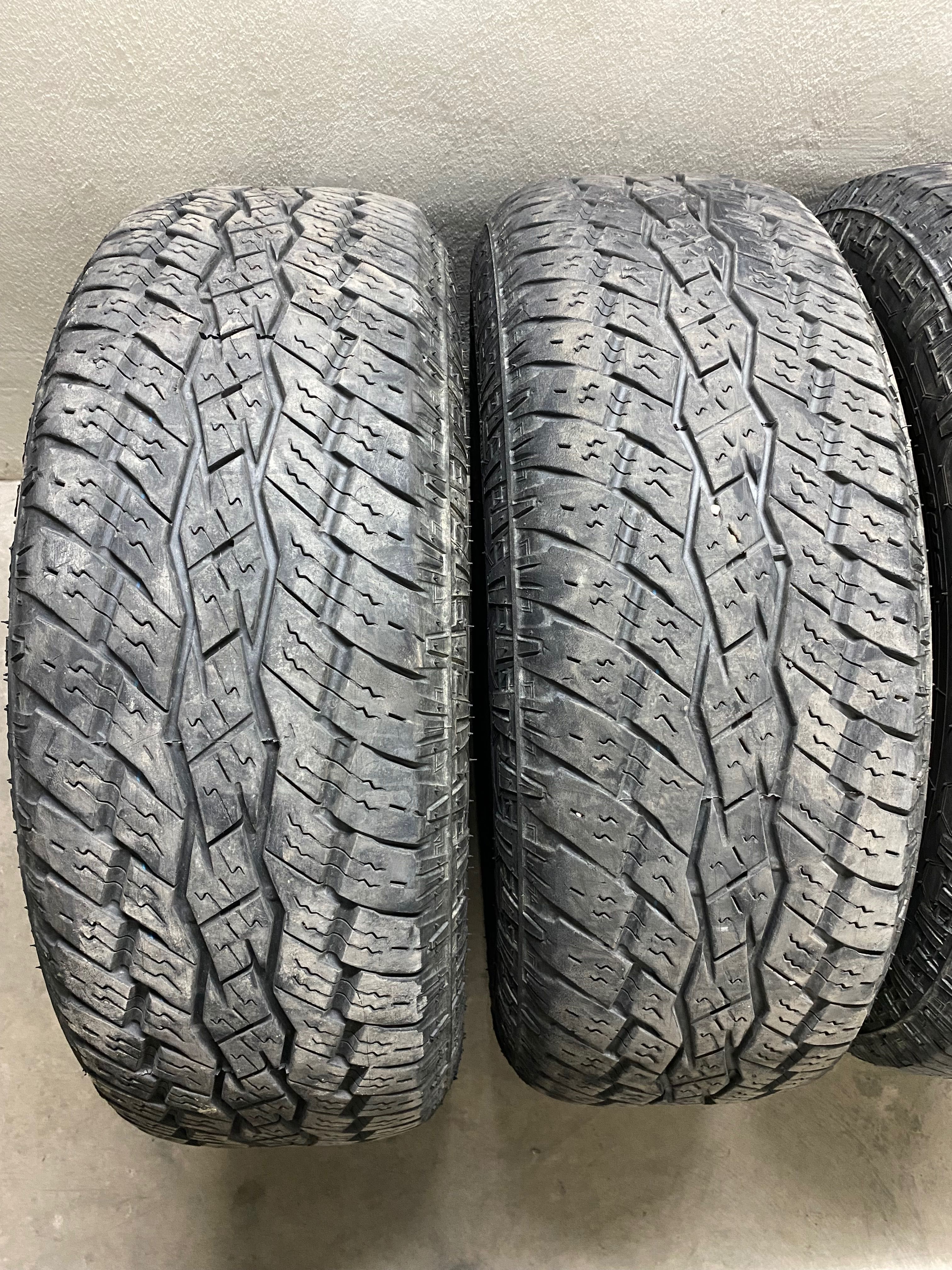 Гуми 245/65/17 Toyo Open Country A/T Plus
