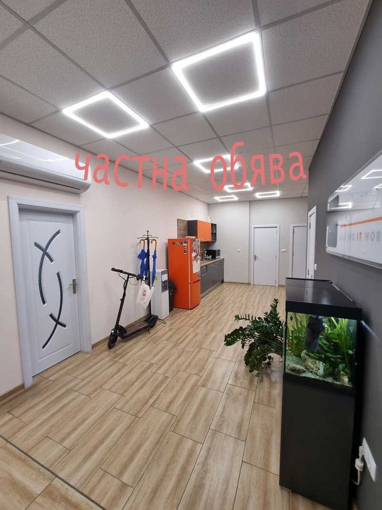 Дава се под наем Офис в Варна, ЖП Гара - 27 кв.м за 561 € - Снимка #1