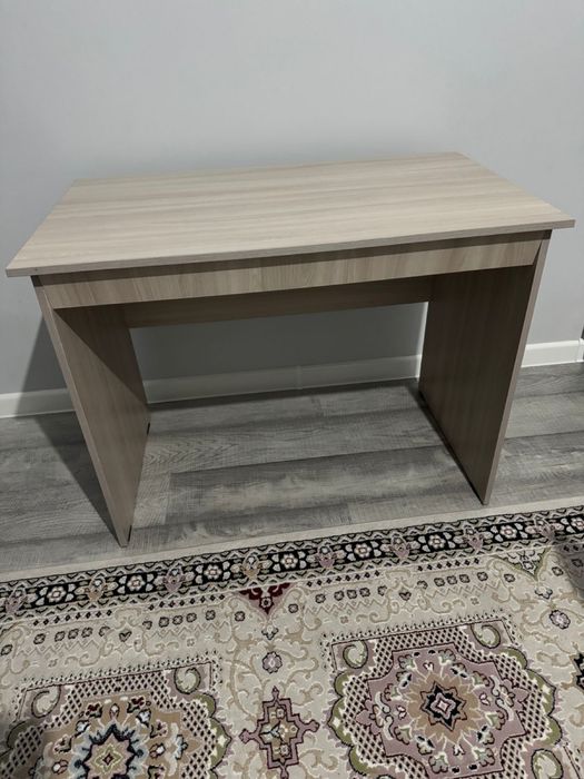 Стол письменныйй