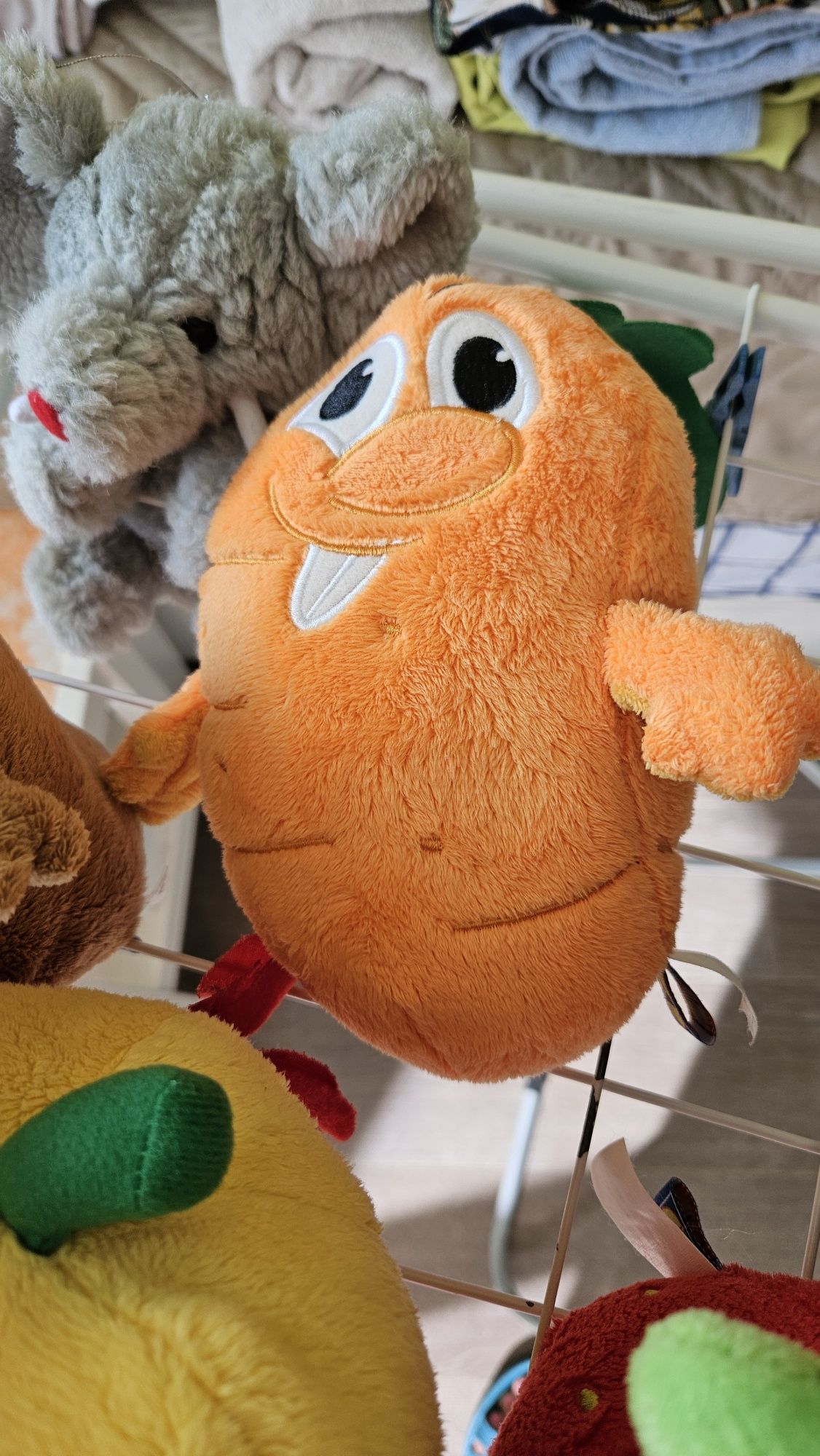 Плюшени играчки всякакви