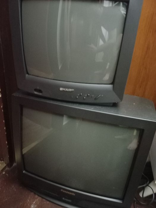 Panasonic crt 37 cm 54 m si Sharp 37