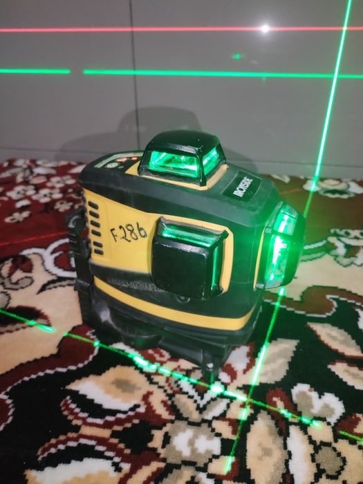 Laser profesional cu lumina verde norvegian 369 grade