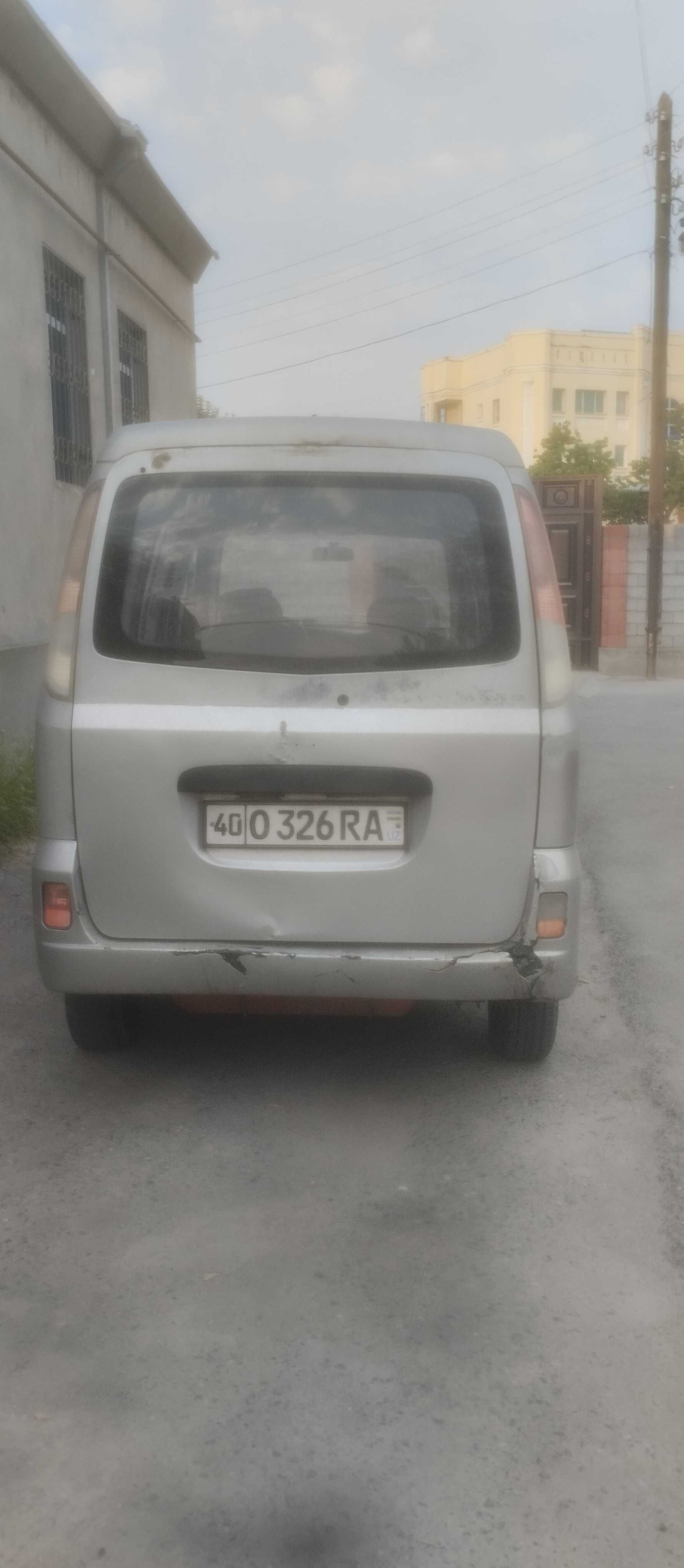 Арзон нархда Hafei микроавтобусча сотилади. Юк учун мулжалланган.