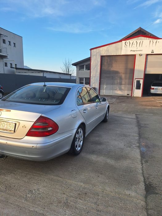 Mercedes E-class W211