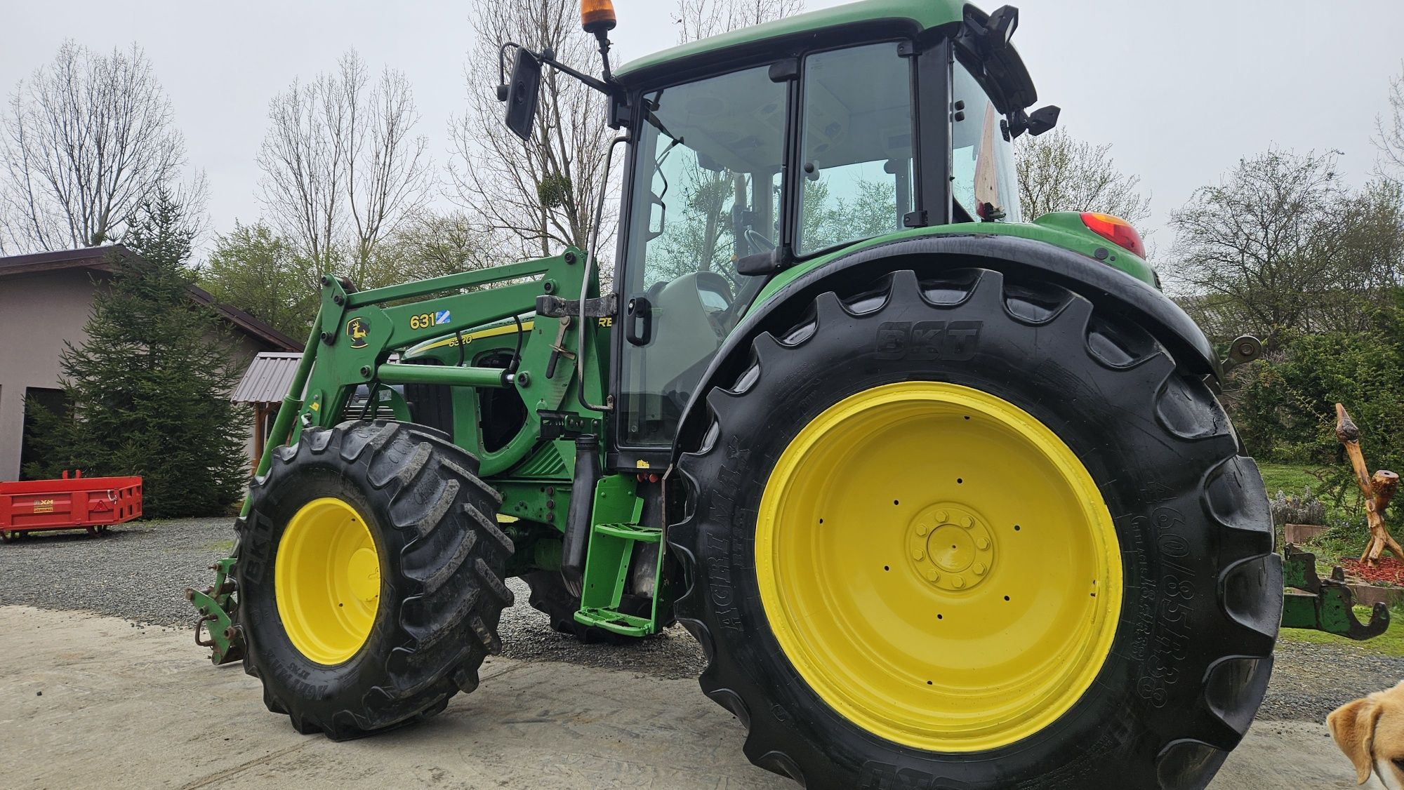 Tractor John Deere 6320 cu încărcător