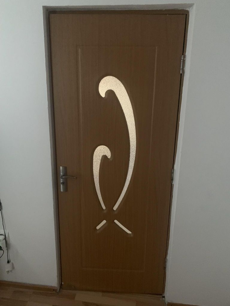 Uși de vânzare în stare bună