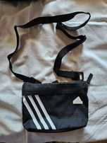 Чисто нова дамска чантичка Adidas