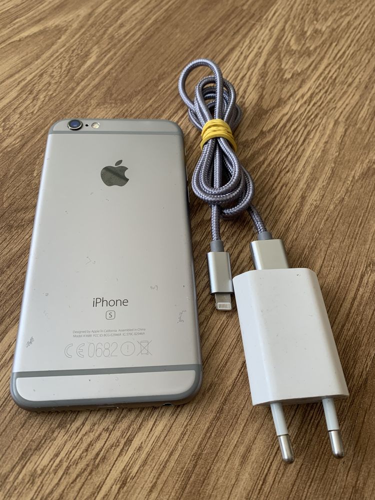 Telefon Apple iPhone 6S perfect functional vine cu incarcator si cablu
