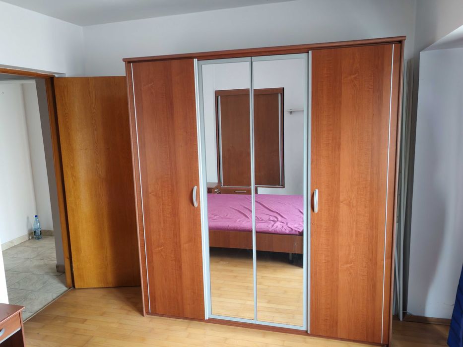 Vanzare sifonier cu patru usi