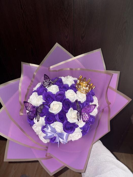 Buchete de trandafiri din săpun și aranjamente