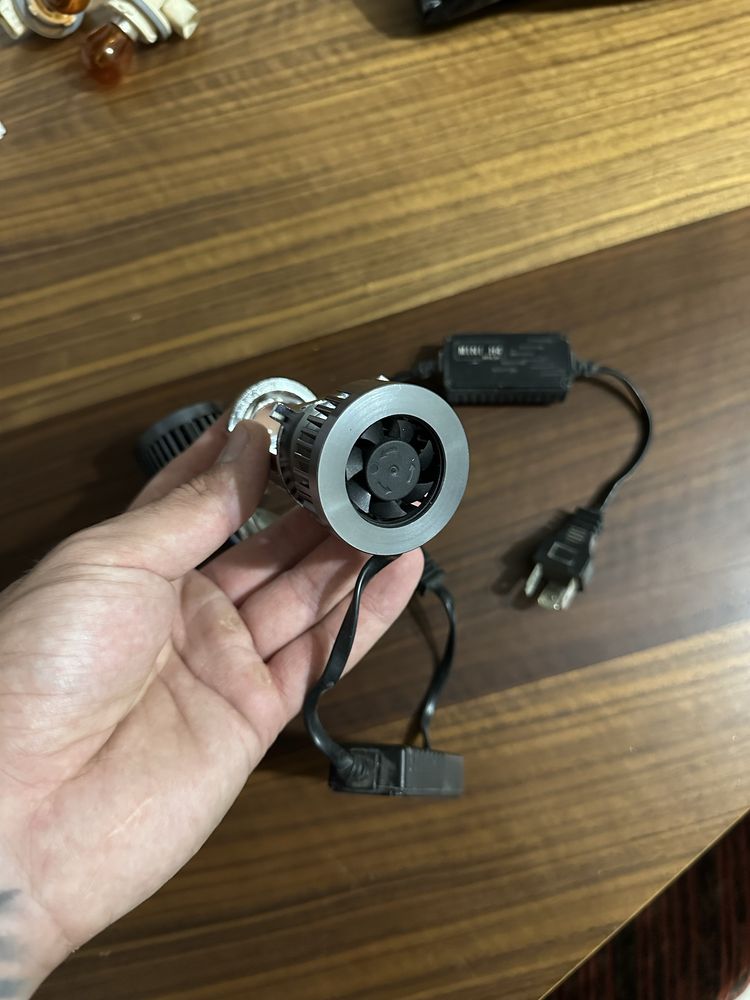 Led H4 лампочки для фар авто